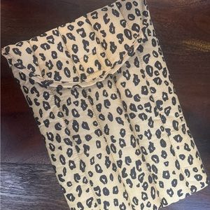 BAGGU Honey Leppard 13” Laptop Sleeve